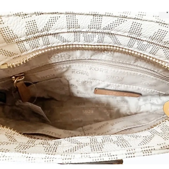 MICHAEL KORS HAMILTON TRAVEL MESSENGER CROSSBODY BAG MK VANILLA/ACORN. - Picture 8 of 8